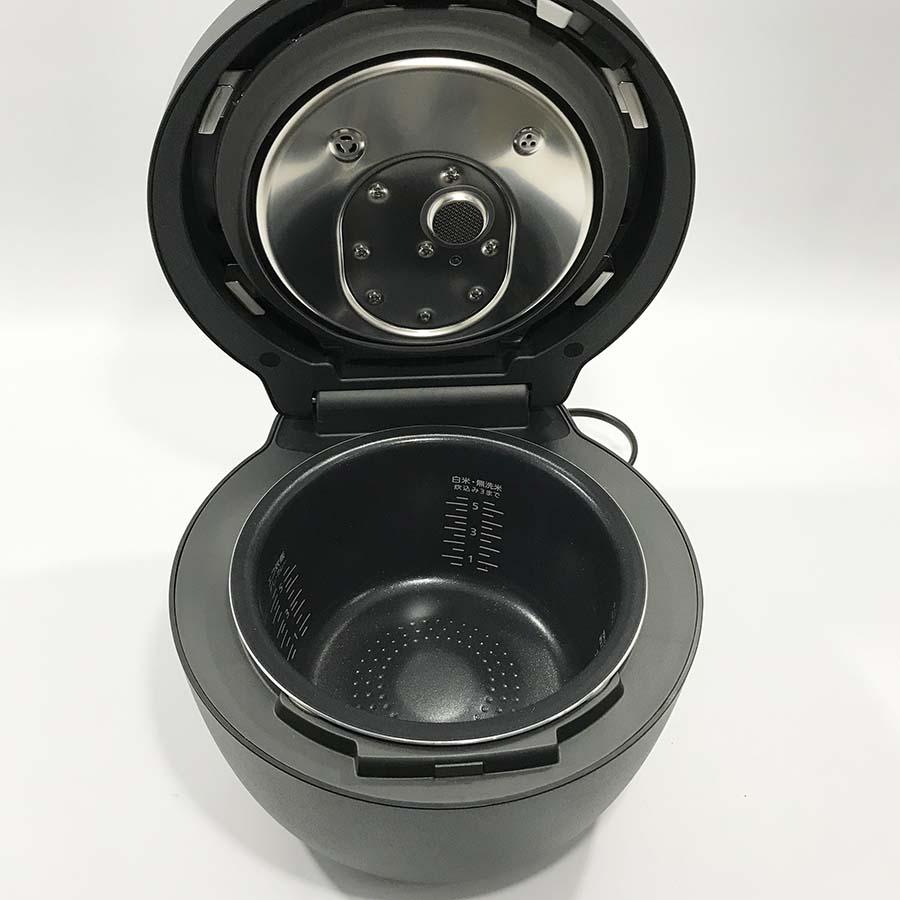 ★未使用★保証残約6年★パナソニックSR-V10BB-Kビストロ黒 Bistro（Panasonic） パナソニック 炊飯器 5.5合 2024年モデル