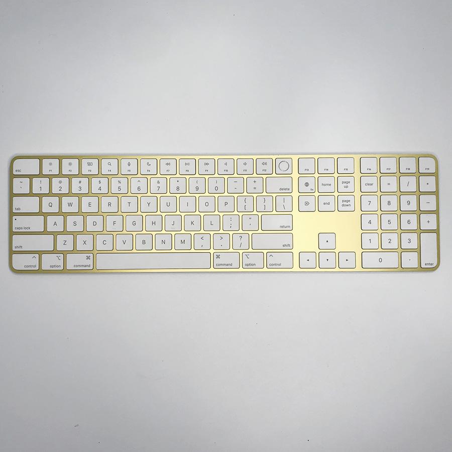 Apple Apple純正 MagicKeyboard USキー A2520 テンキー付 と Apple Apple純正 MagicKeyboard USキー A2520 テンキー付 と