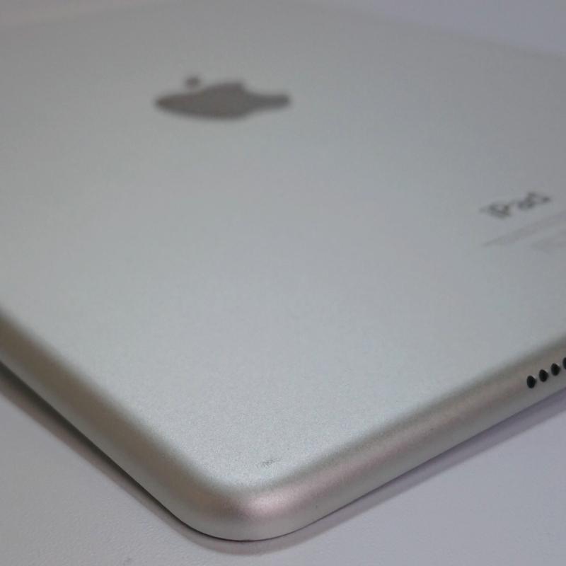 □α Apple iPad Air 2 16GB Wi-Fi+Cellular スペースグレイ MGGX2J/A