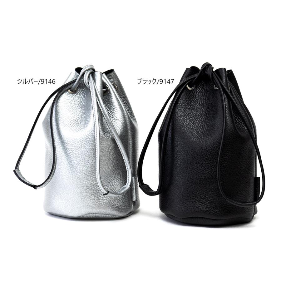 極美品✨ 完売品！　イザリシー　アドリー　巾着　ショルダーバッグ　牛革　ブラック AGILITY（アジリティ） 巾着バッグ ショルダーバッグ 肩掛け 斜め掛け