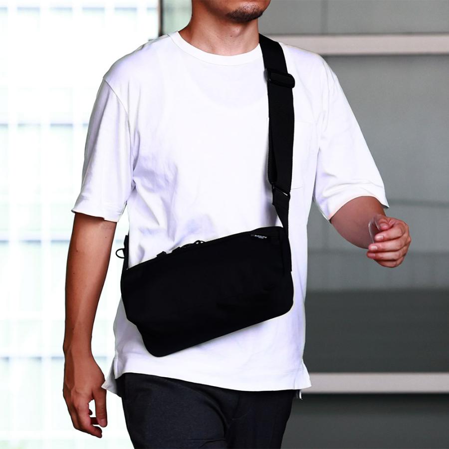 AGILITY（アジリティ） ショルダーバッグ 横型 横長 ペットボトル