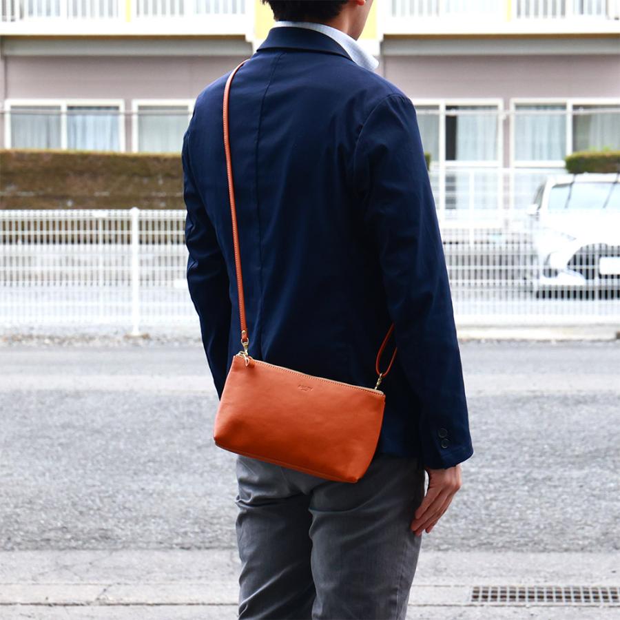 AGILITY（アジリティ） ショルダーバッグ 小さめ コンパクト 横型 斜め