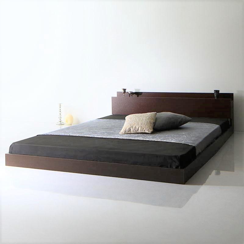 ダブルベッド 棚・コンセント・マットレス付き フロアベッド