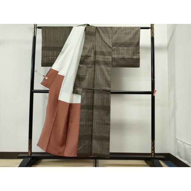 平和屋着物○本場大島紬 7マルキ 色紙重ね 変わり格子 正絹 逸品