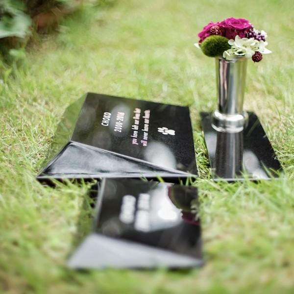 新春SALE！ ペット墓石プレートPetcoti 石錐Lサイズ Seki-sui （ブラック）名入れ お墓 庭 石版 屋外 樹木 野外 ガーデン 【6325464445】(22737円)