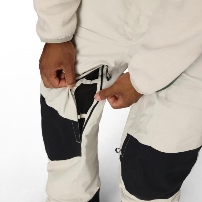 2025-26 686 MENS GORE-TEX DISPATCH SHELL BIB Limestone Colorblock スノーボード ウェア ビブパンツ メンズ 25-26 日本正規品の画像