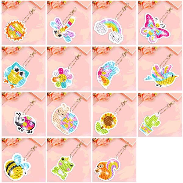 マルチーズ×ムーンストーン　ビーズ刺繍　キーホルダー　ハンドメイド マルチーズ×ムーンストーン ビーズ刺繍 キーホルダー ハンドメイド