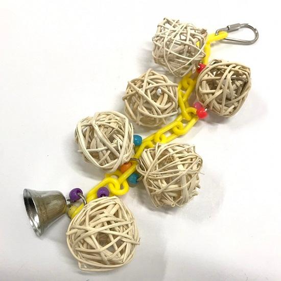 ラタンボールとプラスティックチェーンのおもちゃ（大）マンチボール