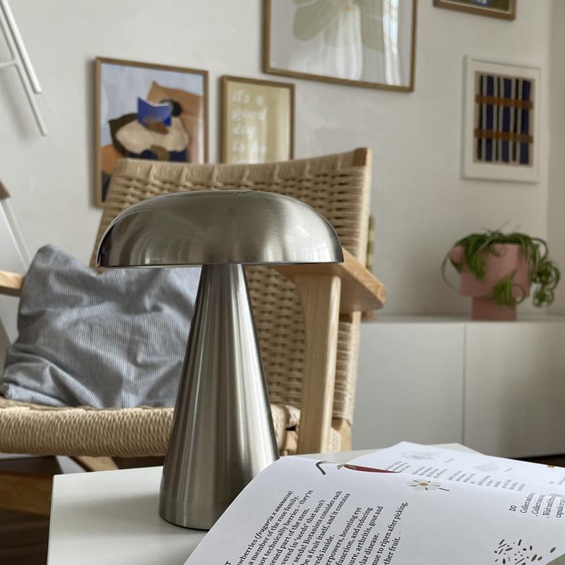 スタルク　テーブルランプ　シルバー&ホワイト スタルク テーブルランプ シルバー&ホワイト