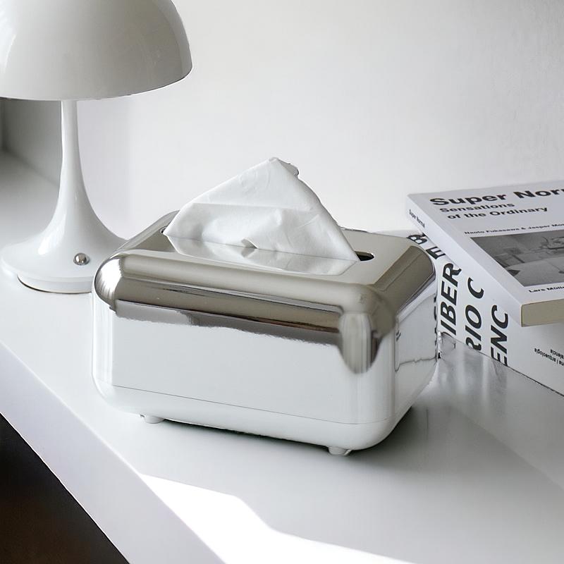 シンプルでおしゃれなシルバーティッシュケース 無機質な空間にも