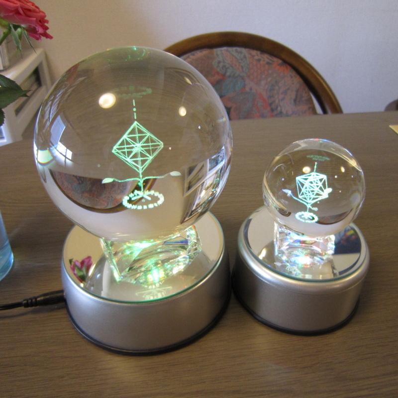 ホロンクリスタル・コスモス LED台座つきのセット (球径:110mm