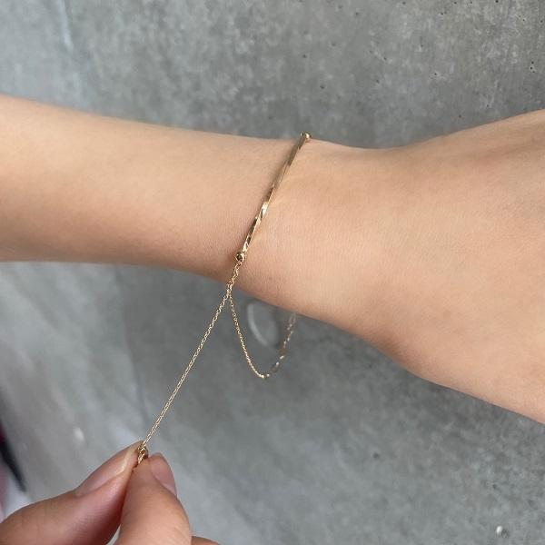 k18 ブレスレット レディース 18金 バー ひねりデザイン アーチ