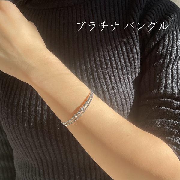 プラチナ ブレスレット 5mm玉入り ミラーボール カットボール Pt950 プラチナ コイル ブレスレット スパイラル バングル 形状記憶 チタンワイヤー入りの画像