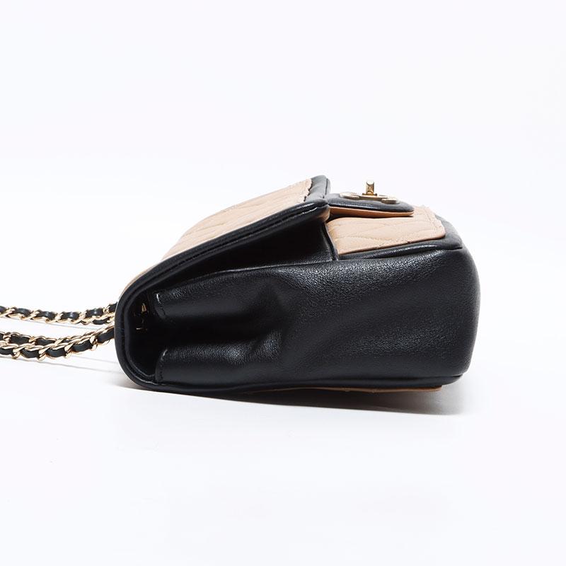 CHANEL シャネル ショルダーバッグ 20番台 ラムスキン マトラッセ バイ  