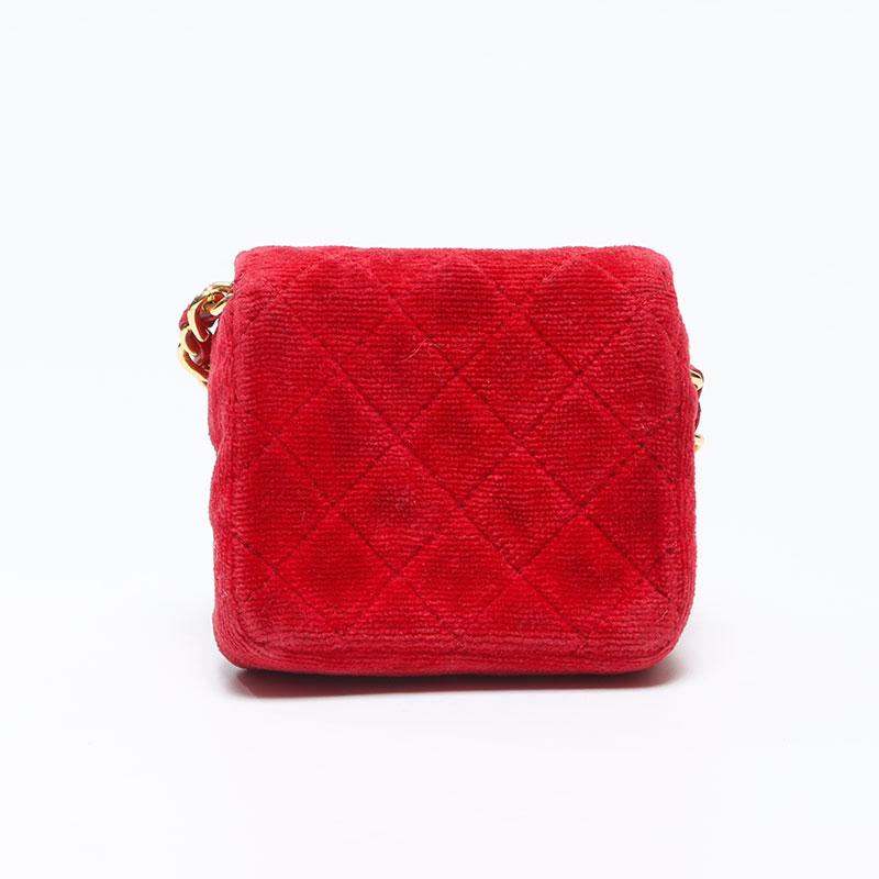 CHANEL レッド ベロア　ショルダーポーチ CHANEL レッド ベロア ショルダーポーチ - メルカリ