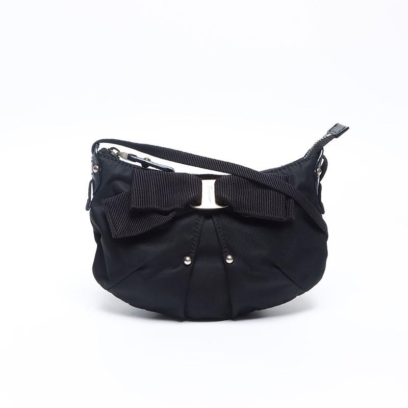 サルヴァトーレフェラガモ Salvatore Ferragamo ショルダーバッグ 