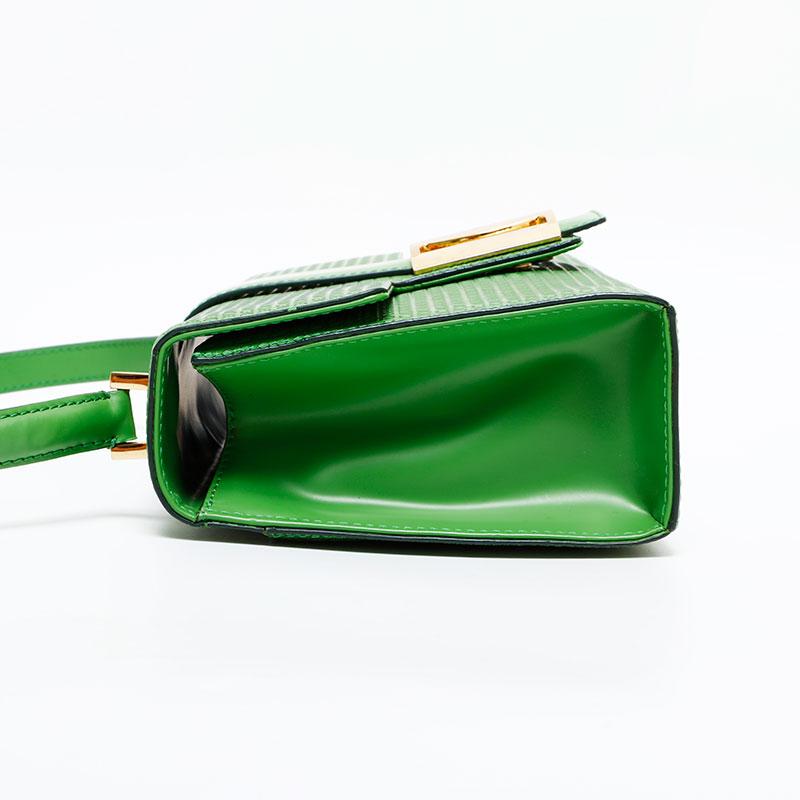 サルヴァトーレフェラガモ Salvatore Ferragamo ショルダー