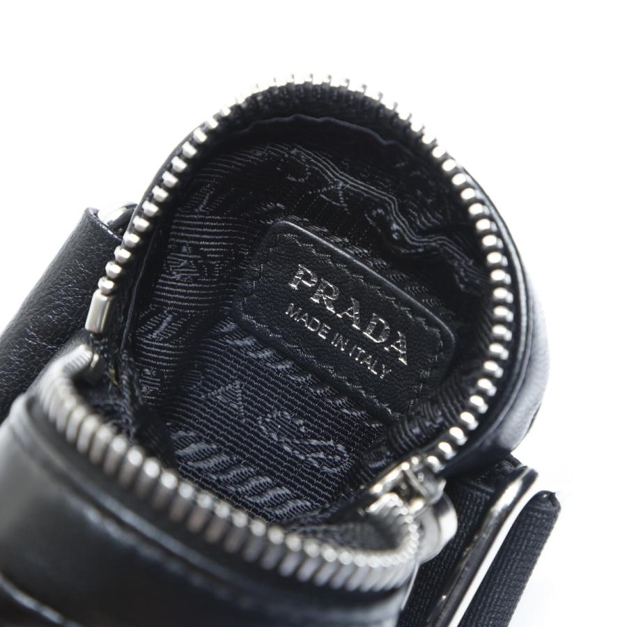 PRADA（プラダ） ポーチ レザー ミニ トライアングルロゴ チャーム