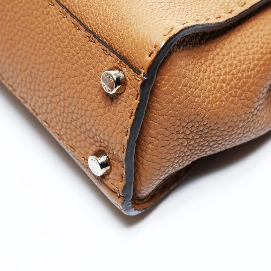 FENDI（フェンディ） ショルダーバッグ ピーカブー ウェーブ セレリア
