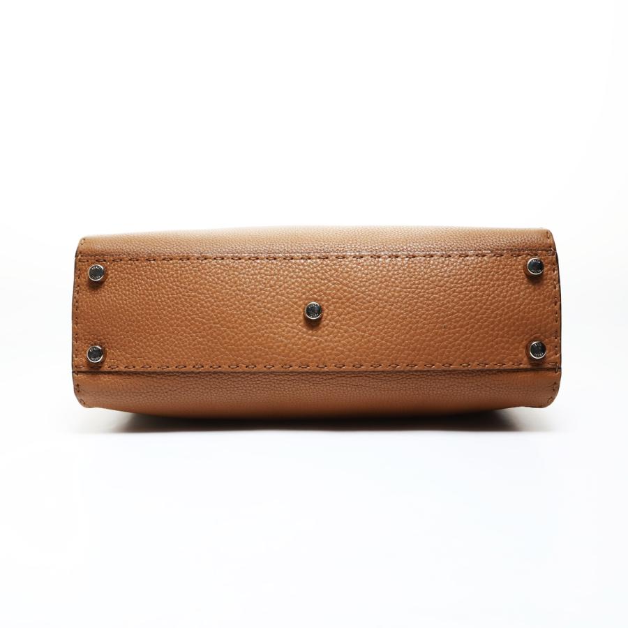 FENDI（フェンディ） ショルダーバッグ ピーカブー ウェーブ セレリア