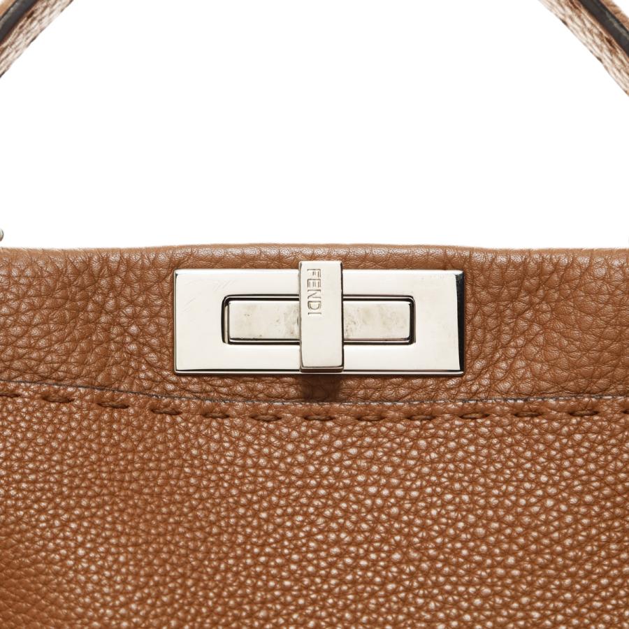 FENDI（フェンディ） ショルダーバッグ ピーカブー ウェーブ セレリア