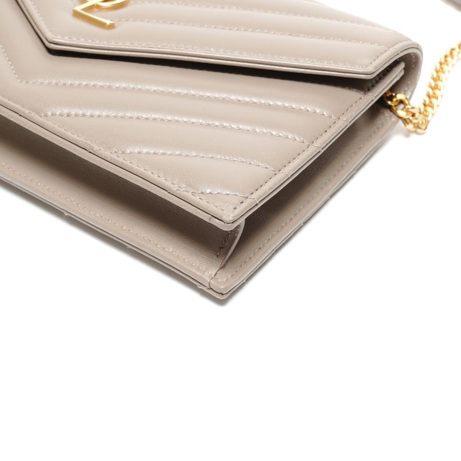イヴサンローラン カサンドラ Vステッチ ショルダー バッグ SAINT LAURENT（サンローラン）の「カサンドラ」、モード感たっぷりの