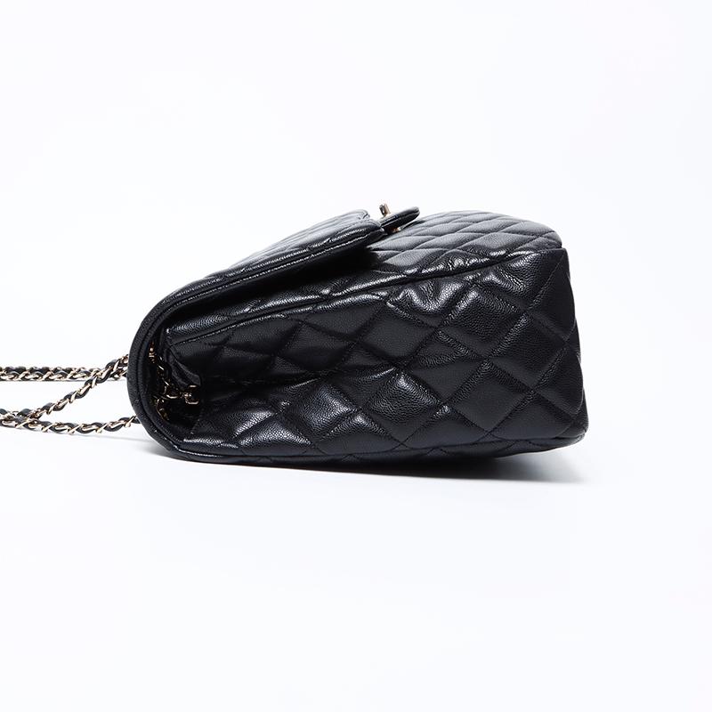 CHANEL シャネル ショルダーバッグ キャビアスキン デカ CHANEL シャネル ショルダーバッグ キャビアスキン デカ