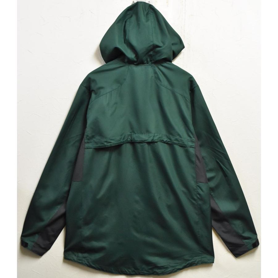 NIKE（ナイキ） ハーフジップ プルオーバー フード付きナイロン 