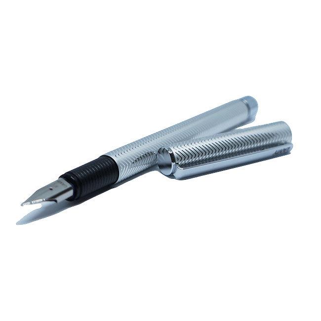 LAMY ラミー 2013年廃盤商品 リネア 万年筆 フィッシュボーン LAMY ラミー 2013年廃盤商品 リネア 万年筆 フィッシュボーン