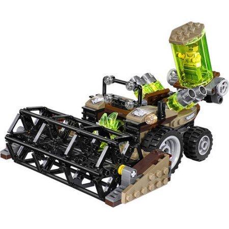 563 Pieces LEGO DC Comics Super Heroes Batman: Scarecrow Harvest of Fear Model#76054_3