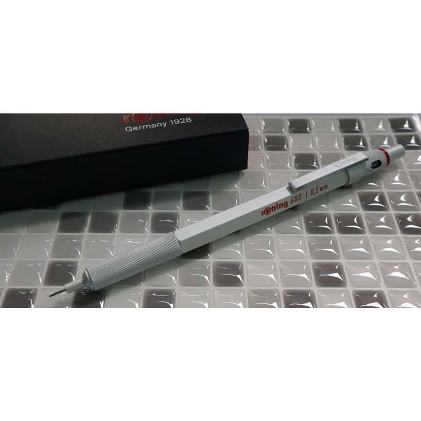 ≪名入れ無しなら即日発送可能≫ネコポス送料無料　ロットリング　メカニカルペンシル（0.5mm）　600シリーズ　2158795　パールホワイト 名入れ有料 | ロットリング | 01