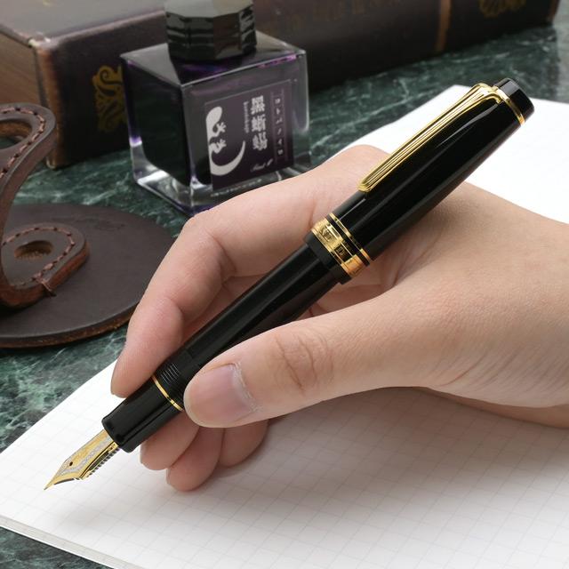 セーラー　セーラー万年筆　万年筆　プロギア　保証書付き　新品　未使用 Amazon | セーラー万年筆 万年筆 プロフィット21 銀 ブラック 中