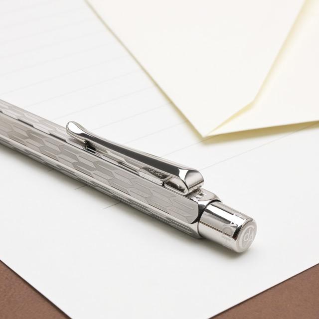 新品CARAN D'ACHE ボールペン&シャープペン本体 セットシルバー 銀製 新品CARAN D'ACHE ボールペン&シャープペン本体 セットシルバー 銀製