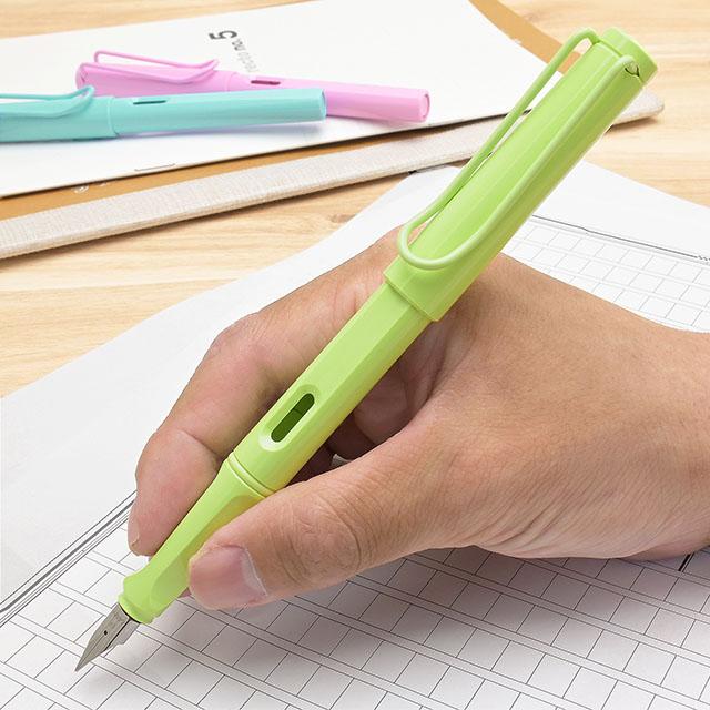 万年筆 ラミー 名入れ サファリ LAMY プレゼント クリスマス ギフト お祝い 人気 定番 おすすめ ポップ カジュアル かわいい かっこいい 男性 女性 爆買 | LAMY safari | 25