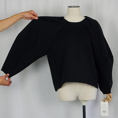 ことまり様クロシェランタン袖トップスブラック CLOCHE（クロッシェ） ランタンスリーブトップス ダンボール素材 立体