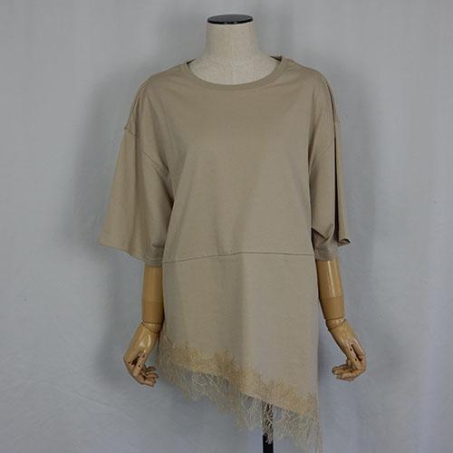 CLOCHE（クロッシェ）新着 ドッキングTシャツ 繊細なレース レースドッキングTシャツ アシメントリー 長めの丈の画像