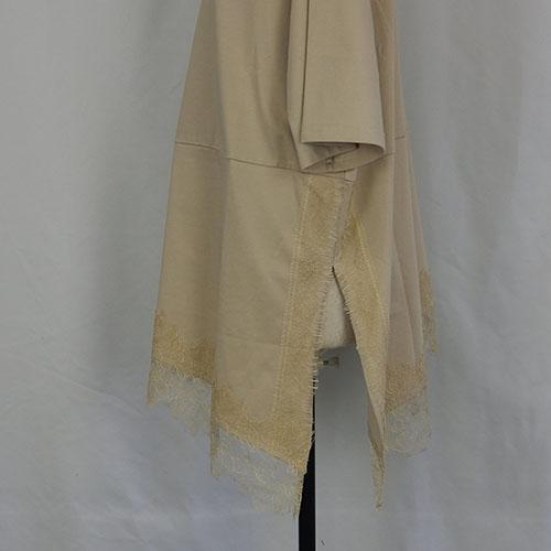 CLOCHE（クロッシェ）新着 ドッキングTシャツ 繊細なレース レースドッキングTシャツ アシメントリー 長めの丈の画像