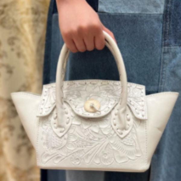 グレースコンチネンタル　Carving Tribes ミニセリア　ホワイト GRACE CONTINENTAL 期間限定10%OFF mini celia ミニセリア