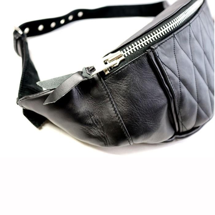 Schott N.Y.C 正規取り扱い店 3109023 ショット PADDED BODY BAG Schott N.Y.C 正規取り扱い店 3109023 ショット PADDED BODY BAG