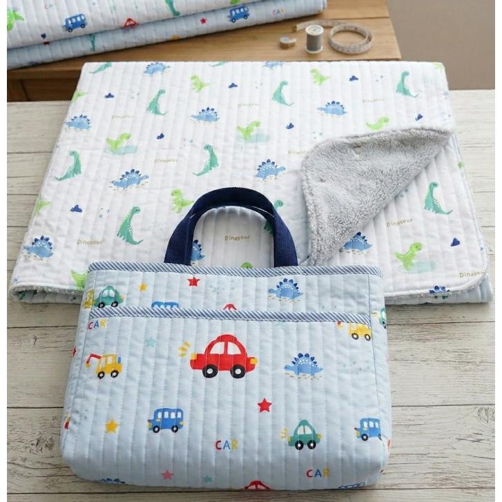 【撥水加工】イブルキルト生地 ≪はたらく車＆ダイナソー≫62cm巾【10cm単位】ヌビ 生地(2316Q)  ヌビバッグ キルティング生地 恐竜柄  入園入学 |  | 05