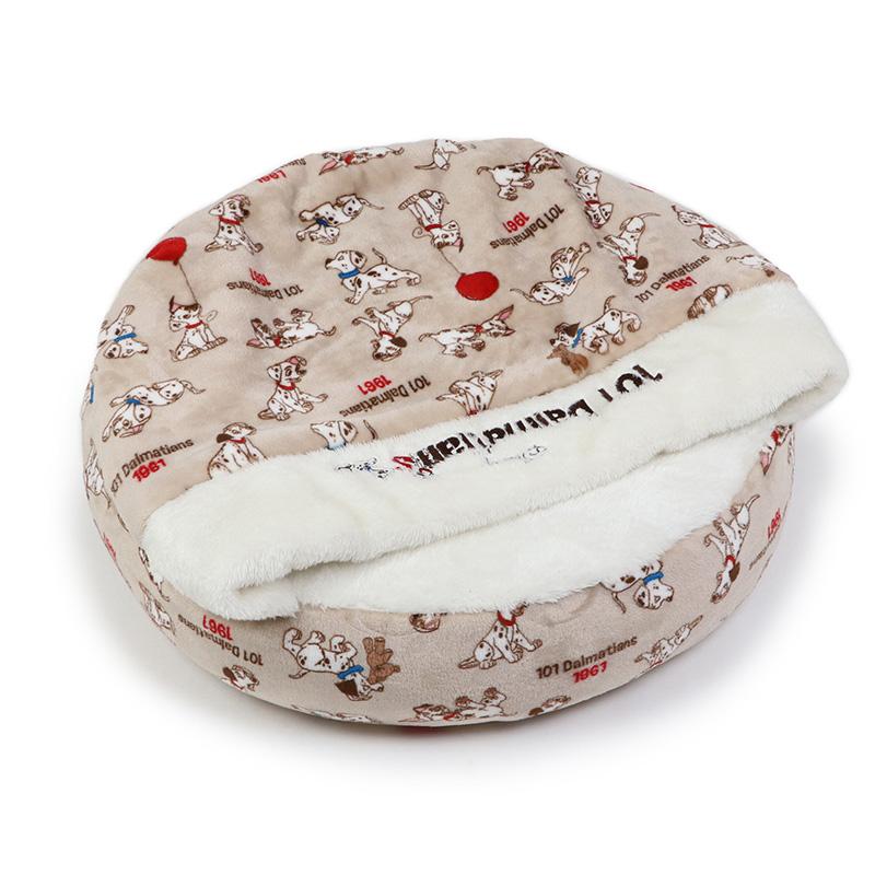 ディズニーペット チシャネコ ぬいぐるみ型 ペット用 寝袋 ベッド 遠赤外線加工 ディズニー わんわん物語 レディ 遠赤外線 寝袋 丸型 M / PET