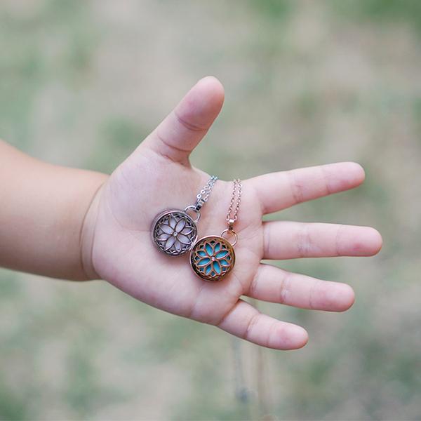 遺骨から結晶石アドニード リリアン 遺骨ペンダント 遺骨カプセル ペット仏具 刻印 ミニ骨壷 ペットメモリアル 遺灰 ペットロス 犬 猫 名入れ 