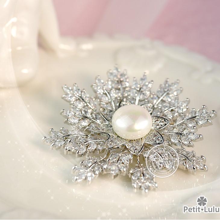 Petit Lulu ブローチ ダイヤモンドCZ 150石 雪の華 雪 冬 エレガント 