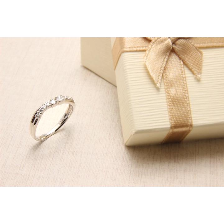 週末限定値下げ！Pt900 ハーフエタニティリング#10 ダイヤ0.20ct 楽天市場】直送・代引不可ダイヤモンド リング ハーフエタニティ 0.2ct