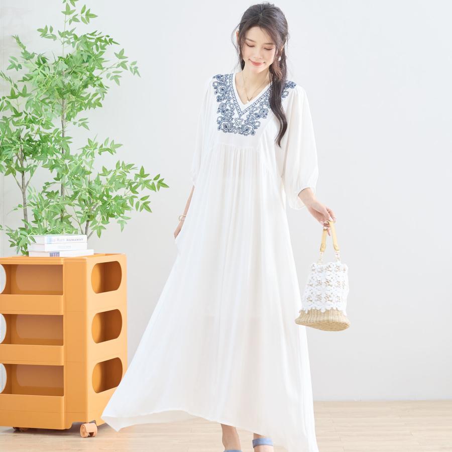 胸元刺繍のロングワンピース / レディース 春 夏 ロング マキシ トール 背が高い フェミニン ゆったり ギャザー 五分袖 レーヨン 落ち感 ひんやり |  | 02