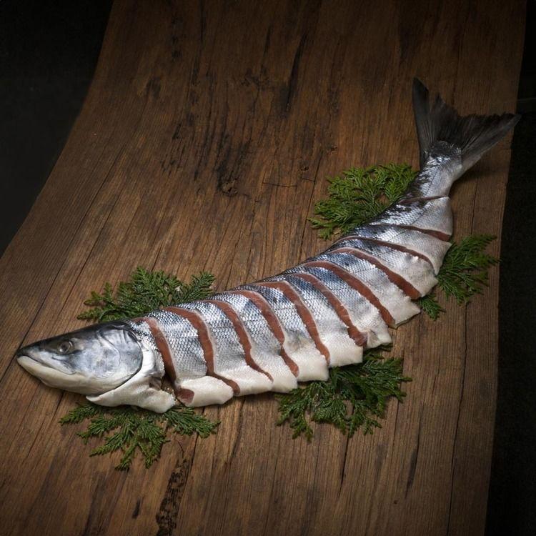 新巻鮭 1.3kg 半身 カット済 5切×3 個包装 山漬け 北海道産 新巻き鮭