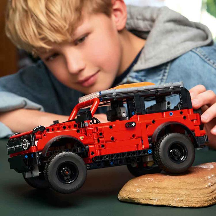 おもちゃ 玩具 ブロック プレゼント 誕生日 クリスマス 小学生 のりもの LEGO Ford Bronco(R) SUV 42213 TECHNIC