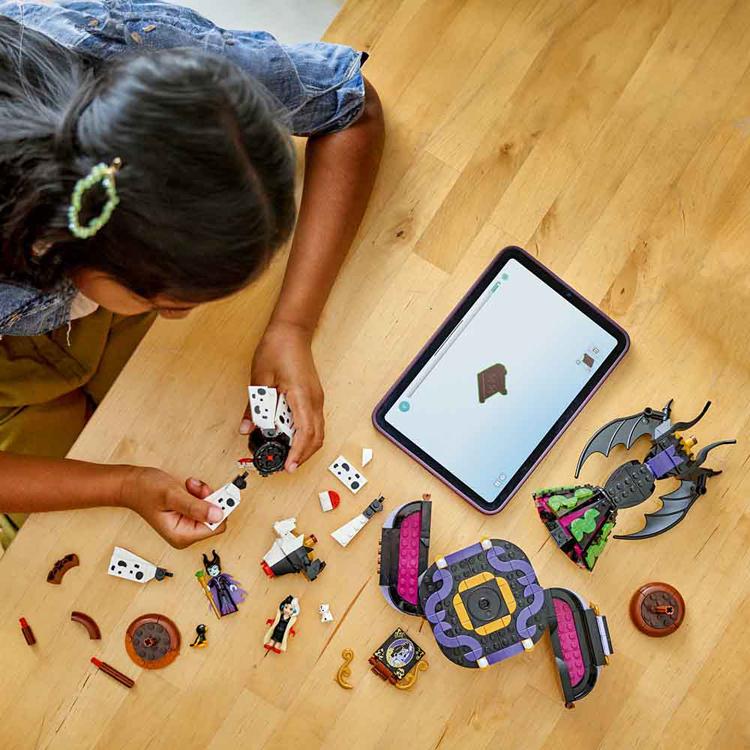 おもちゃ 玩具 ブロック プレゼント 誕生日 クリスマス 小学生 ディズニー かわいい 女の子 マレフィセントとクルエラのドレス 43262 DISNEY ANIMATION_4