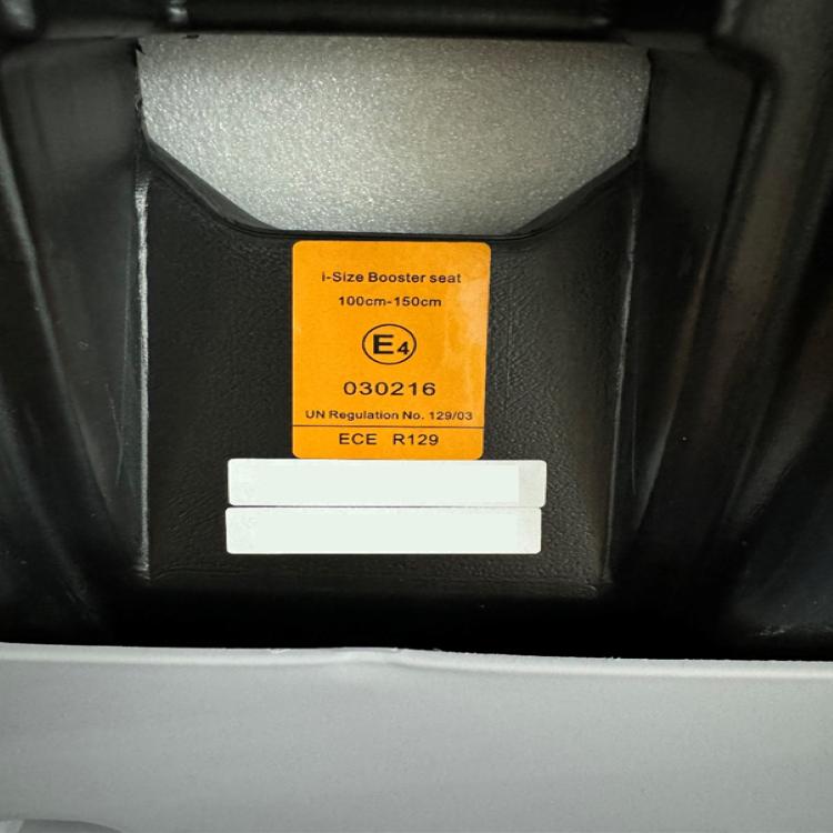 チャイルドシート ジュニアシート 4歳〜11歳 isofix ベビーシート R129