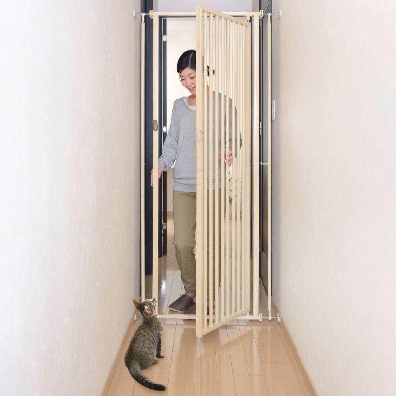 猫脱走防止 キャットセーフティゲート 猫用ゲート キャットケージ 猫用フェンス ドア付き ベランダ 玄関 開閉式 リッチェル H1